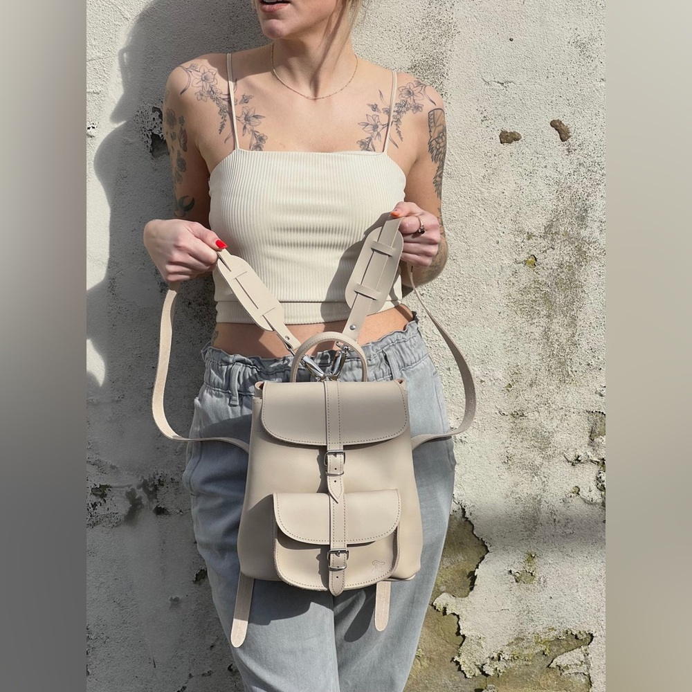 GRAFEA England Michelle Full Grain Utility Leather Baby Small Backpack in Grey